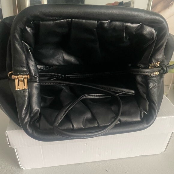 NWNT Black foux Leather Bag with Crescent Shape and shoulder strap - Picture 4 of 4